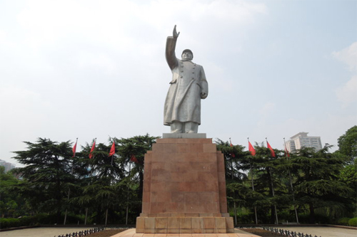 长沙第三代候机楼将拓宽停车区域